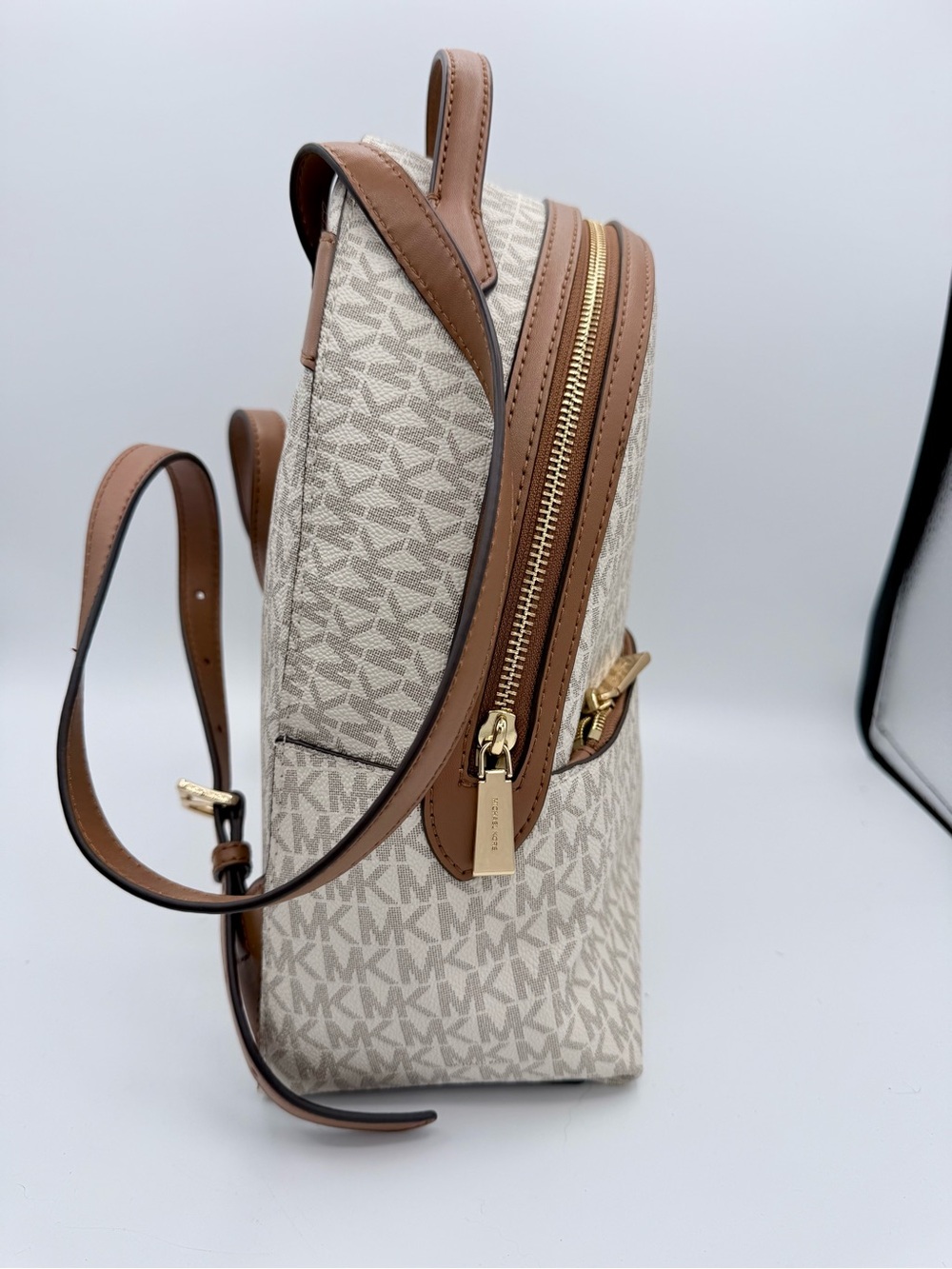 Michael Kors Jaycee Medium Backpack Vanilla Signature Logo Luggage Trim - Picture 3 of 10